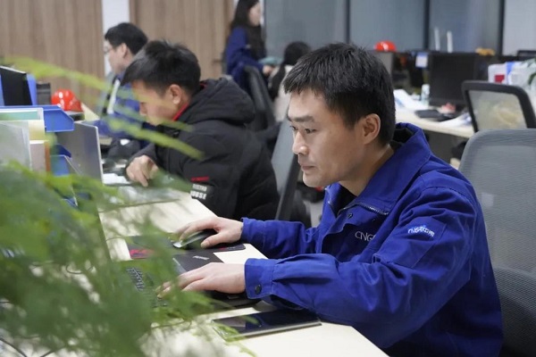 中偉明星講師丨肖坤：八年深耕一線，三尺講臺育“中堅”