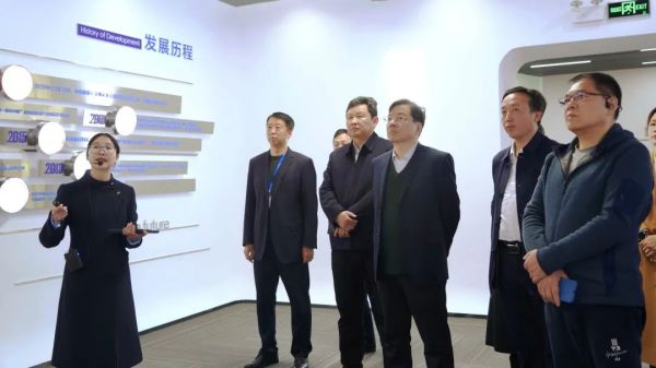 湖南省政協(xié)副主席、省工商聯(lián)主席張健一行到中偉寧鄉(xiāng)產(chǎn)業(yè)基地考察